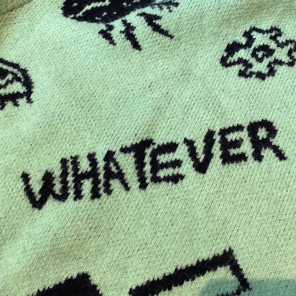 Adika sweater, size M-L, green with funky black printing - Picture 5 of 9